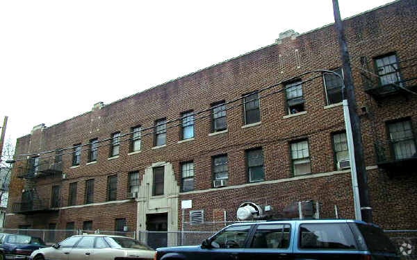 Primary Photo - 741-745 Clinton Ave
