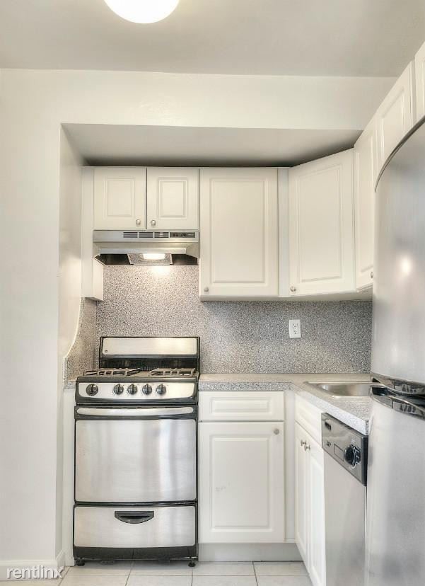 Primary Photo - 435 W 57th St
