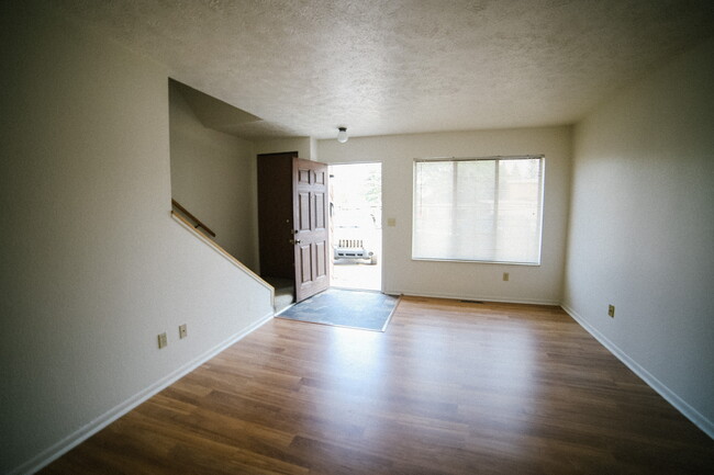 Living room - 1200 W Campus Dr