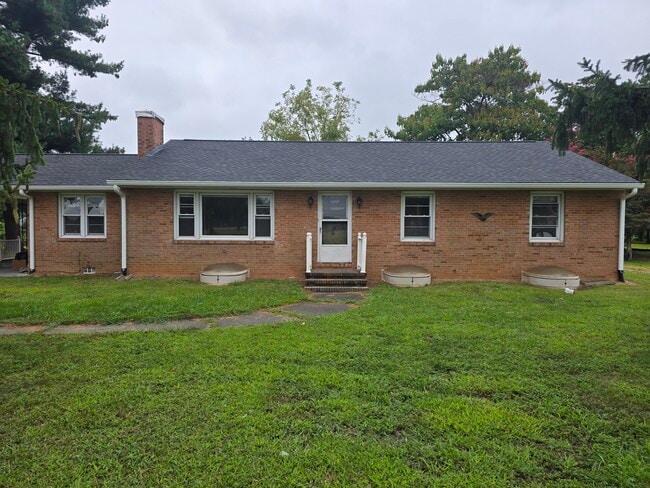 Building Photo - 16589 Kings Hwy