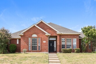 Building Photo - 2725 Running Duke Dr