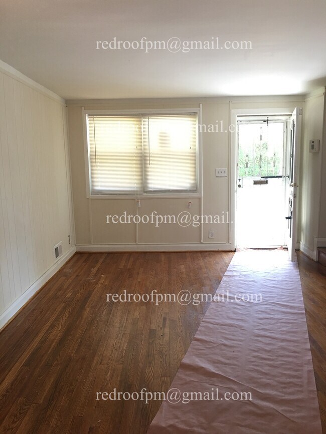 Foto del edificio - 1216 N Augusta Ave