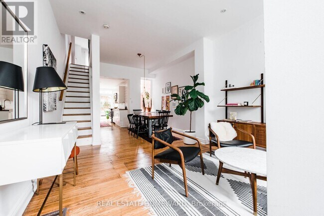 Building Photo - 77 Claremont St