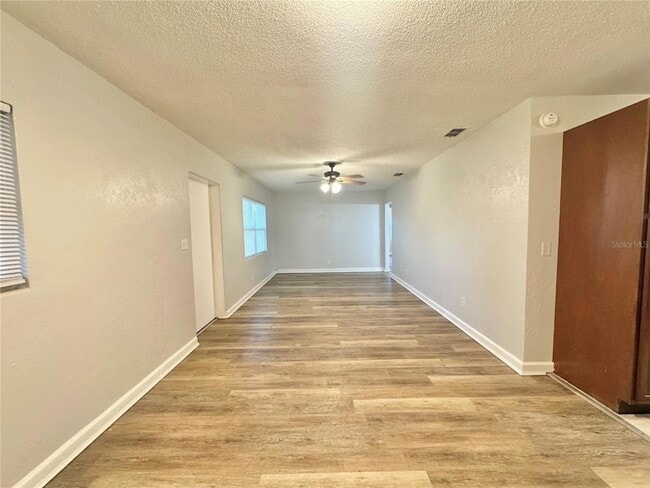 Building Photo - 674 Avenue L SE