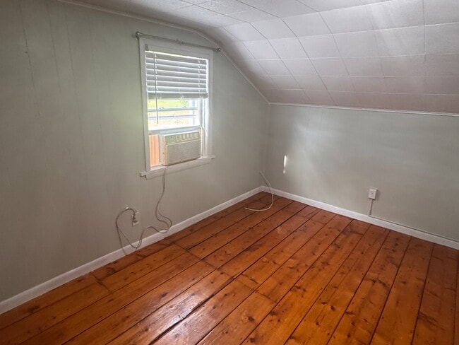 Building Photo - 203 Bedell Ave