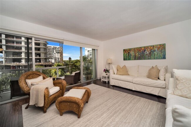 Foto del edificio - 2451 Brickell Ave