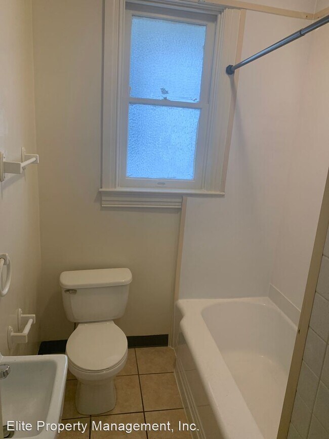 Building Photo - 1 br, 1 bath House - 734 W King St, 1st Floor