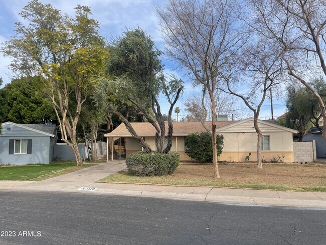 Foto del edificio - 1120 E Palo Verde Dr
