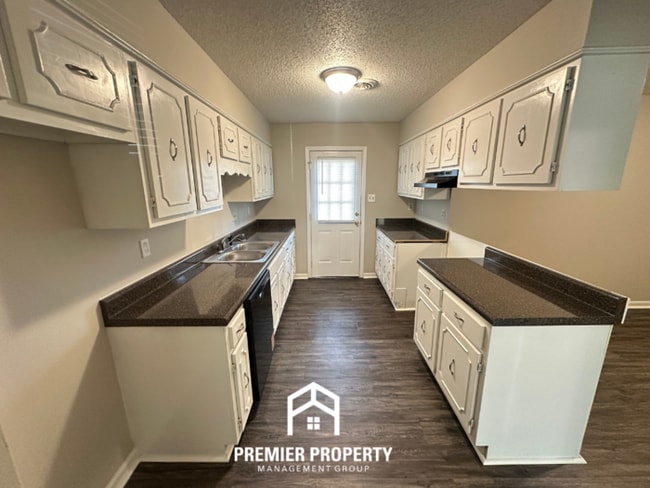 Building Photo - 4556 Trout Valley Dr