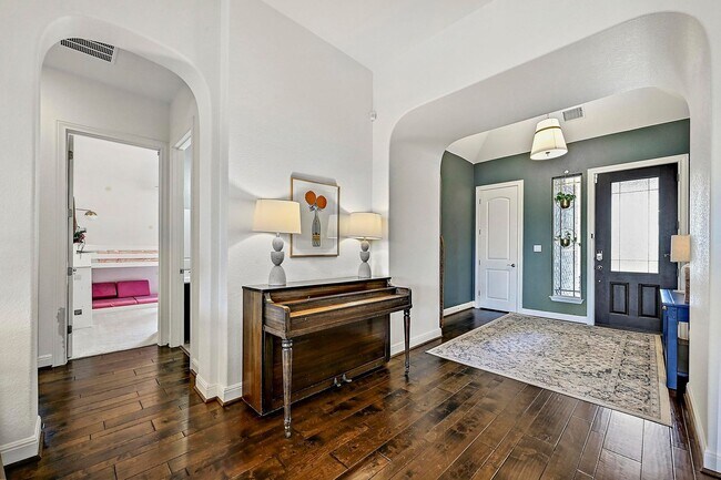 Foto del edificio - Retreat to Luxury in One of Santa Rita Ran...