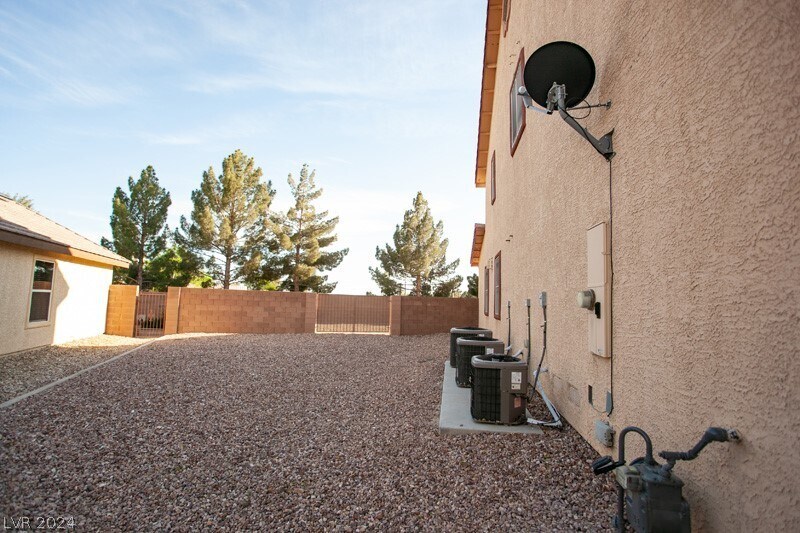 Primary Photo - 5976 Vizzi Ct