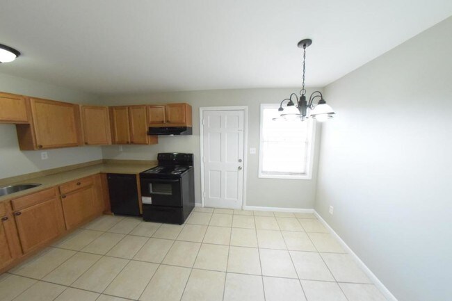 Building Photo - 2432 Pruitt St. #1