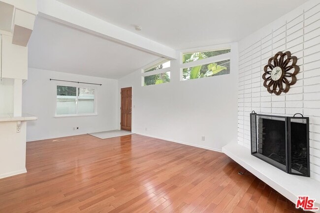 Building Photo - 8531 Walnut Dr