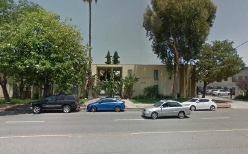 Foto principal - 18555 Burbank Blvd