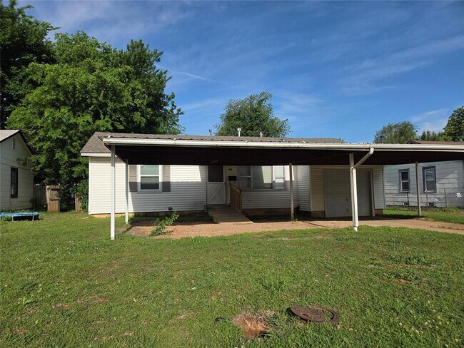Foto del edificio - 3413 Willow Creek Dr