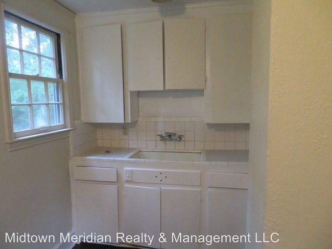 Building Photo - 1 br, 1 bath House - 726 E. College Ave