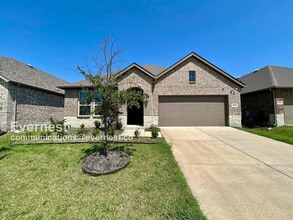 Building Photo - 2462 San Marcos Dr