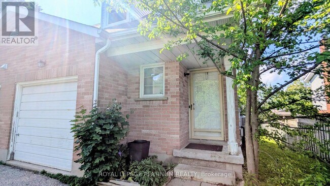 Photo du bâtiment - 630 Pinerow Crescent