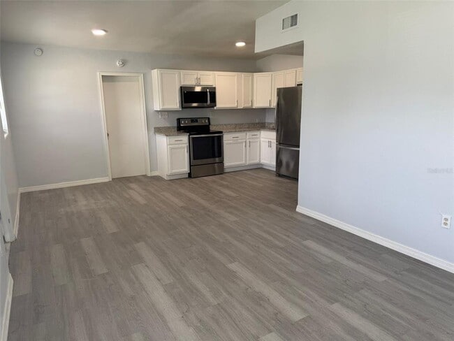 Building Photo - 5605 Cortez Dr