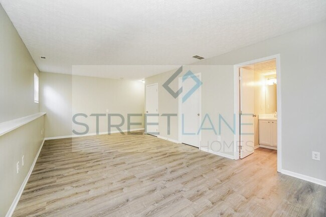 Building Photo - REDUCED! - Now offering $1000 off first fu...