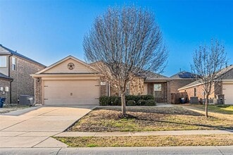 Building Photo - 1202 Pampa Grass Dr