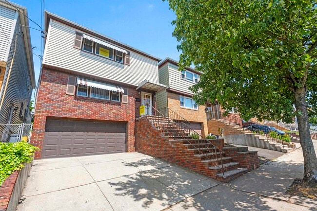 Building Photo - 52 Terhune Ave