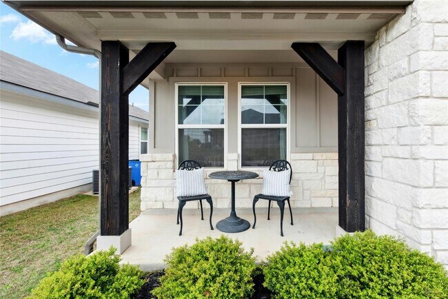 Foto del edificio - 806 Vineyard Falls Rd