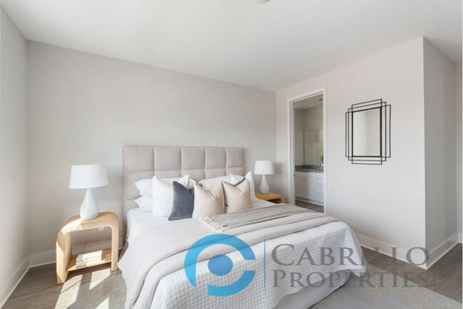 Building Photo - Brand New 1bd/1ba Home w/Private Yard, Cen...
