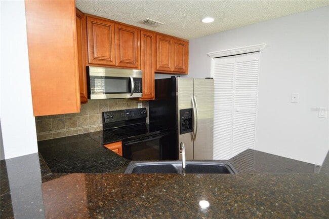 Building Photo - 8613 Mallard Reserve Dr