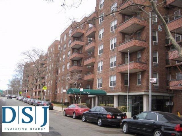 Building Photo - 8625 Van Wyck Expy