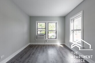 Building Photo - 707 W Brompton Ave