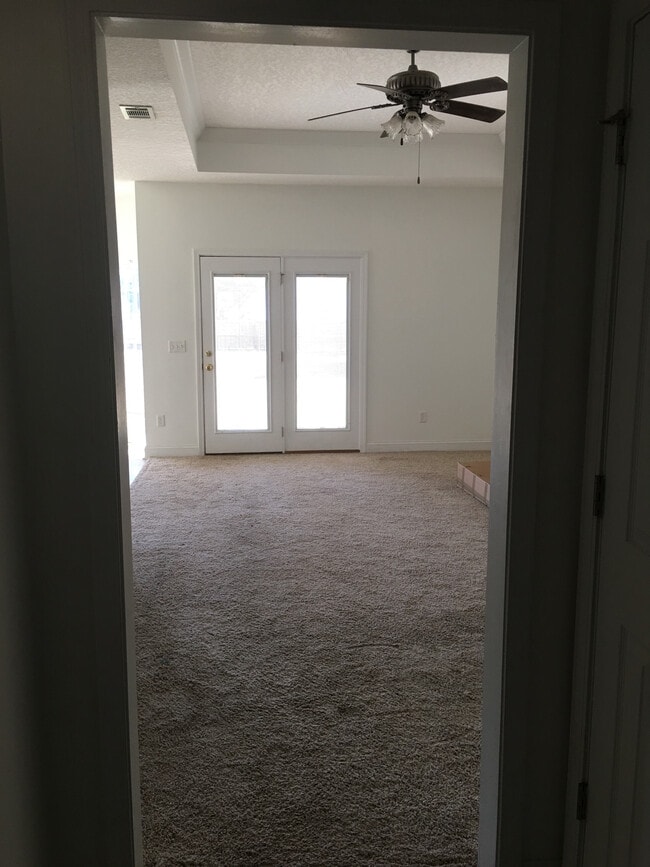 Building Photo - 17 Gracie Ln