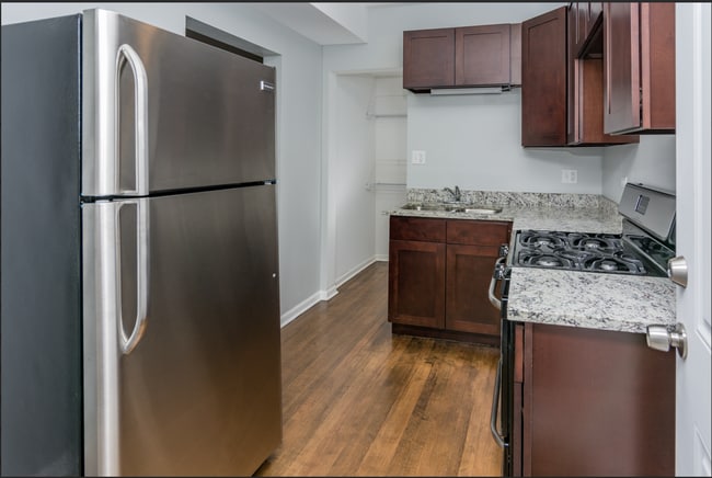 Foto del edificio - 121 E 71st St