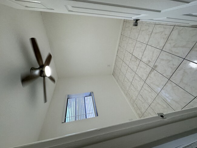 Foto del edificio - 2401 NW 2nd St