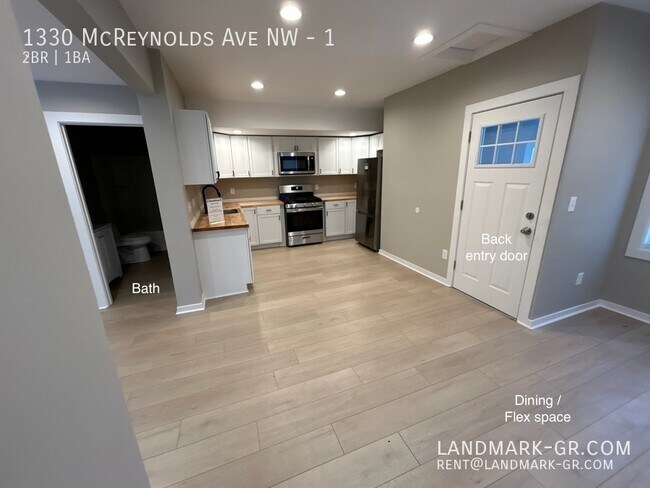 Building Photo - 2 Bedroom Grand Rapids Westside - Just upd...