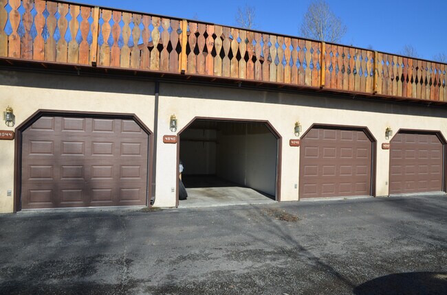 Building Photo - 4840 Mills Dr