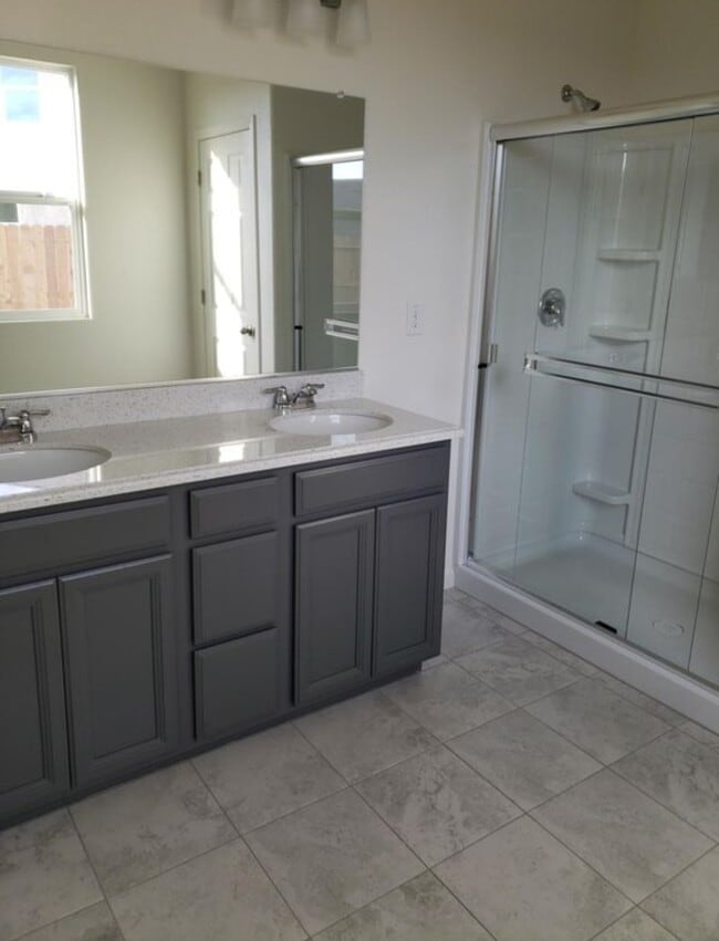 Foto del edificio - 3005 Lennon Way