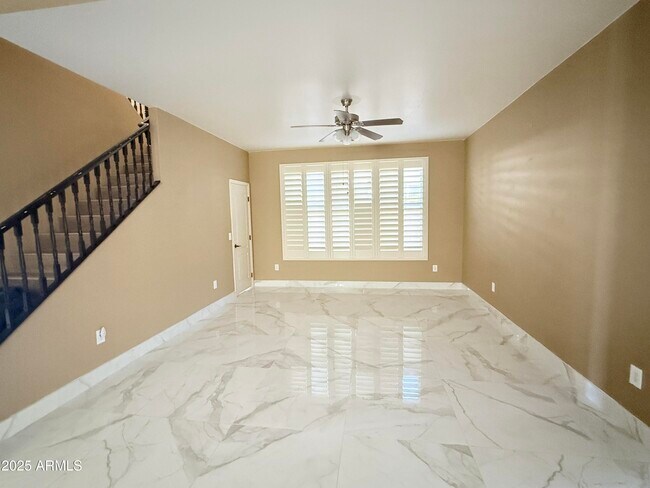 Foto del edificio - 931 E Canyon Way