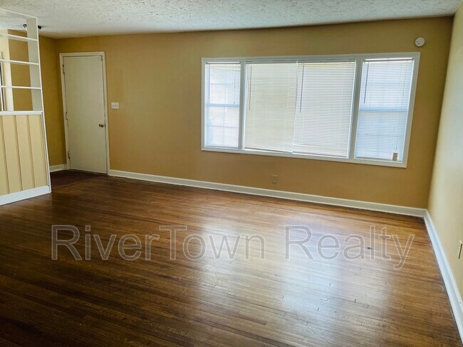 Photo - 106 N Holmes St House