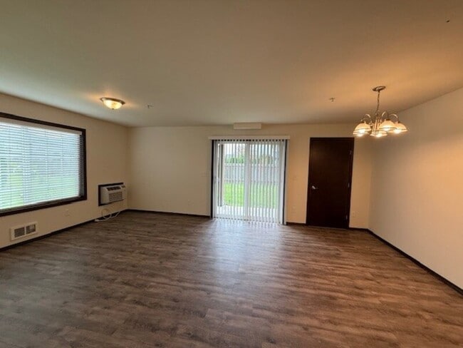Building Photo - 2041 Andress Ln