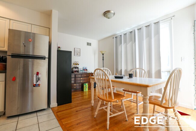 Foto del edificio - 250 Allston St