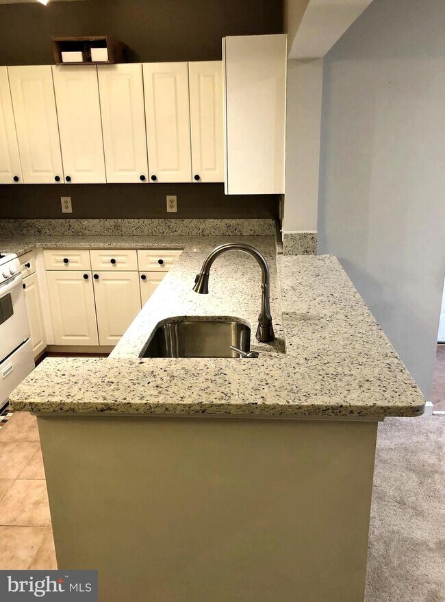Foto del edificio - 20311 Beechwood Terrace