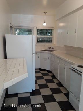 Foto del edificio - 735 NE Schuyler St