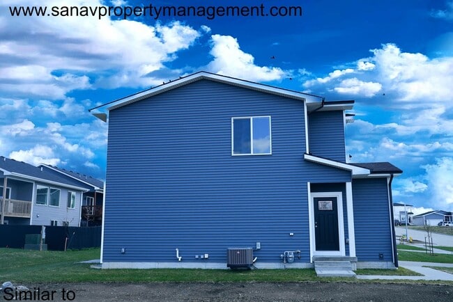 Building Photo - Modern 3-Bedroom, 2.5-Bath Home in Prime Norwalk Location