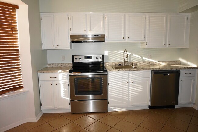 Foto del edificio - Charming 3Bed/2.5 Bath in Nottingham!