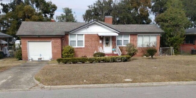 Photo - 433 W 70th St House