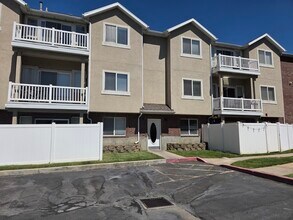 Building Photo - 380 N 500 W