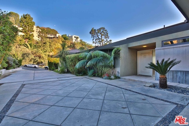 Building Photo - 1835 N Doheny Dr