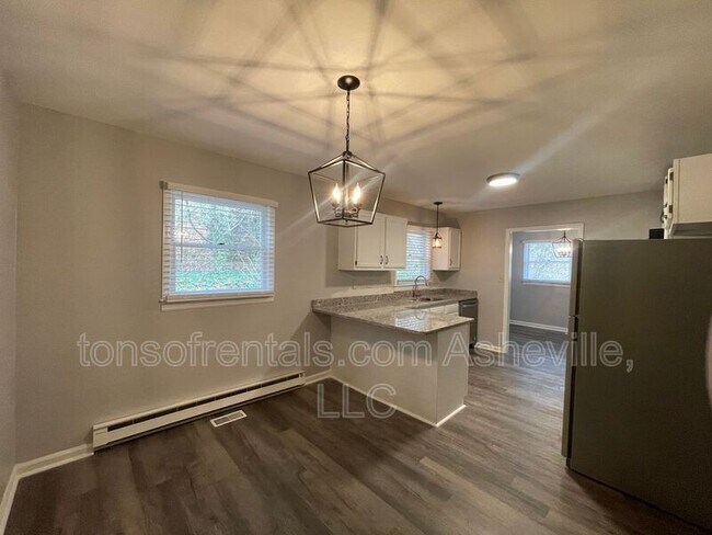 Building Photo - 498 Ciccone Dr