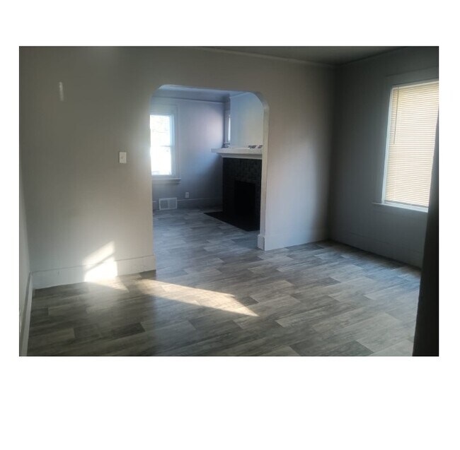 Building Photo - 13911 Tuller St